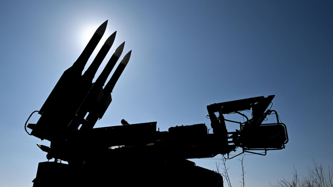 Расчет ЗРК «Бук-М2» из засады сбил украинские военный вертолет и боевой самолет